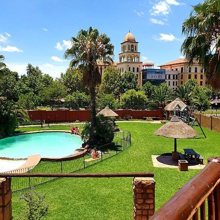 Merry Monte Casino Lodge House In Fourways Sandton Extérieur photo