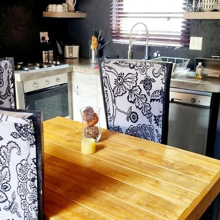 Merry Monte Casino Lodge House In Fourways Sandton Extérieur photo