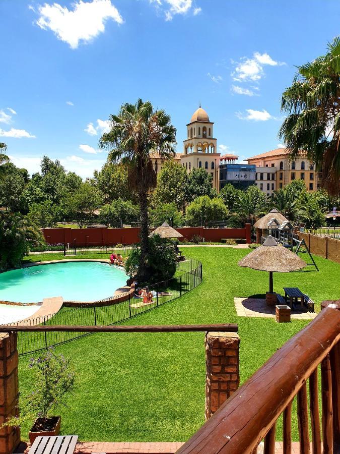 Merry Monte Casino Lodge House In Fourways Sandton Extérieur photo