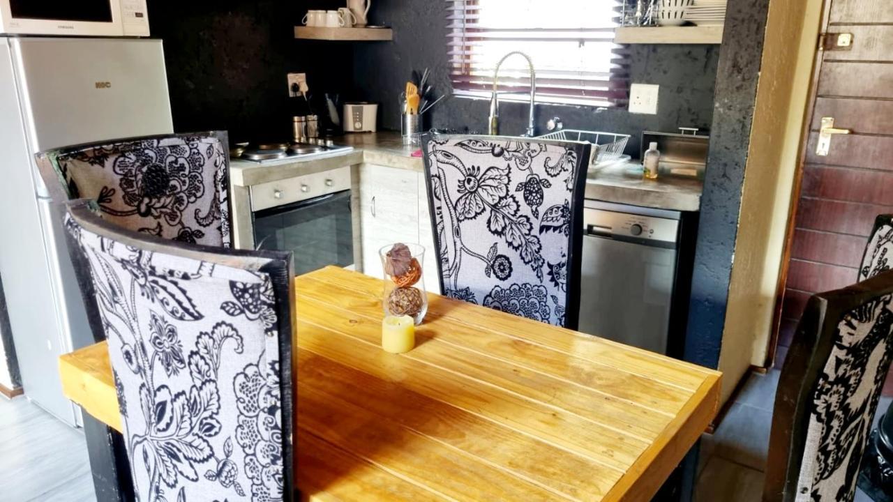 Merry Monte Casino Lodge House In Fourways Sandton Extérieur photo