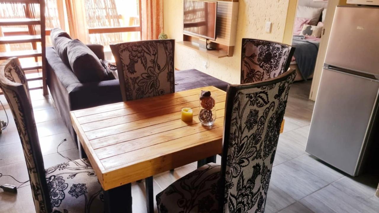 Merry Monte Casino Lodge House In Fourways Sandton Extérieur photo